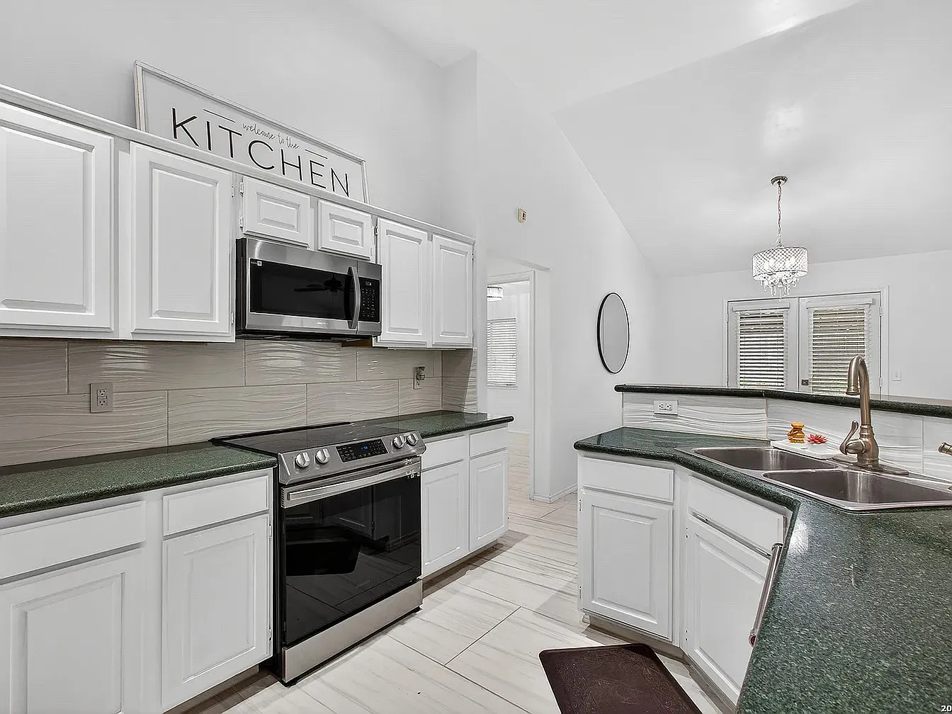 9310 Marblehill Dr — Photo 3