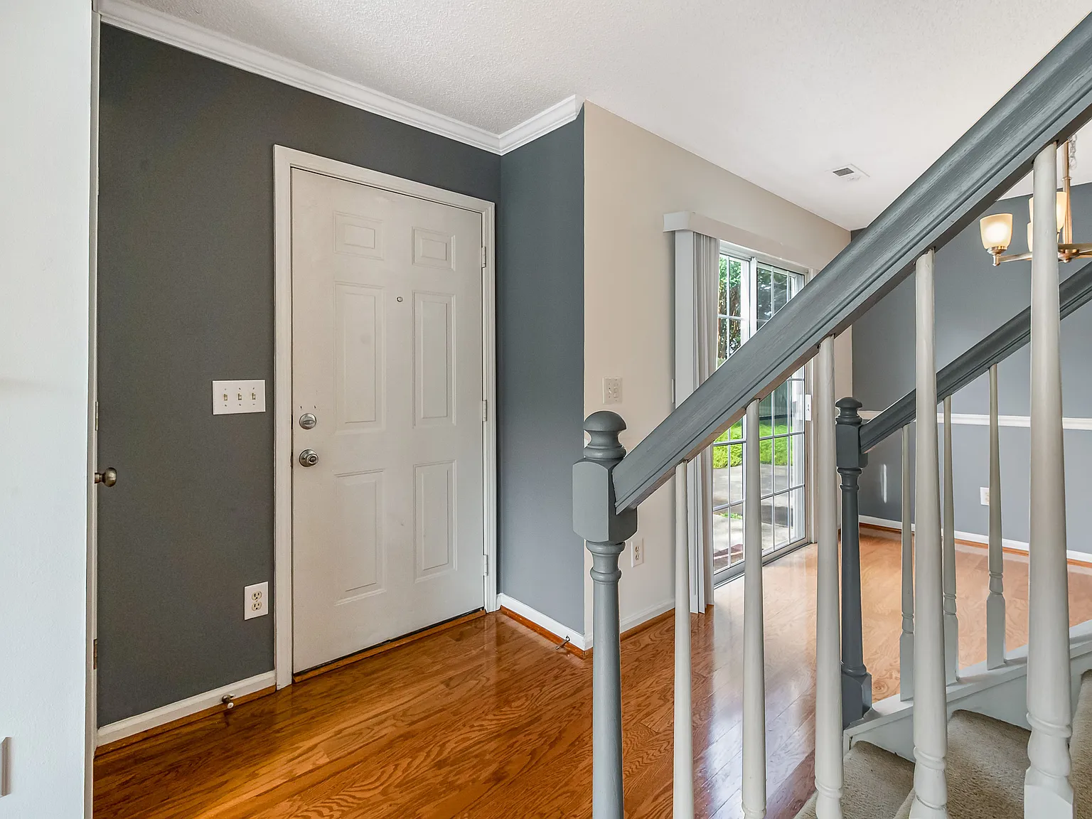 2 bed, 2.5 bath, 1108 sqft, $1,875 — Photo 3