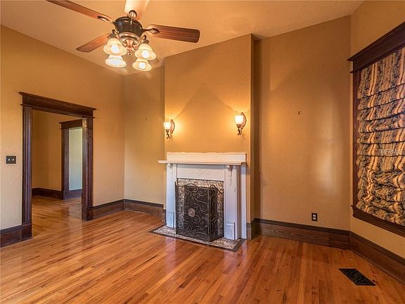 5th image of 206 E Ross Ave APT A