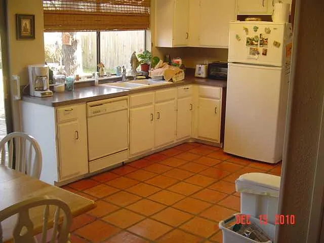 4 bed, 4.0 bath, 1830 sqft, $2,399 — Photo 2