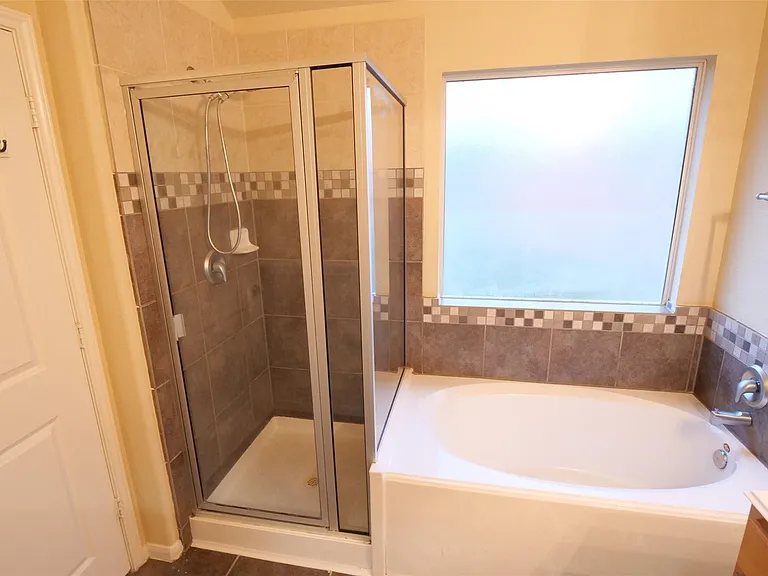 26427 Longview Creek Dr — Photo 21
