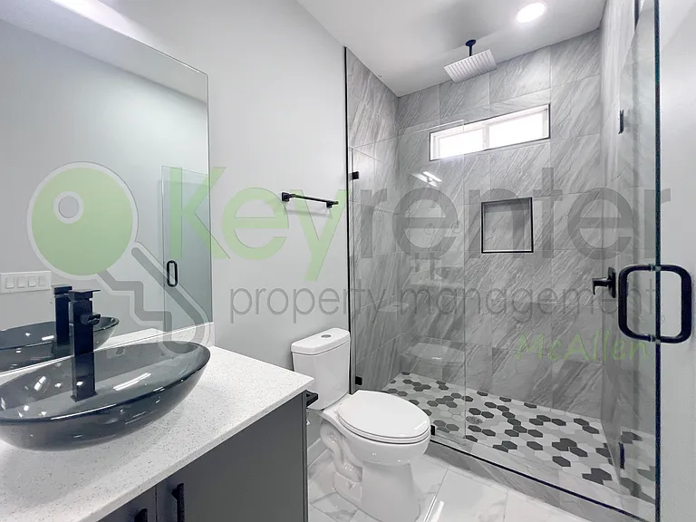 907 N Woodson Ave #2 — Photo 17