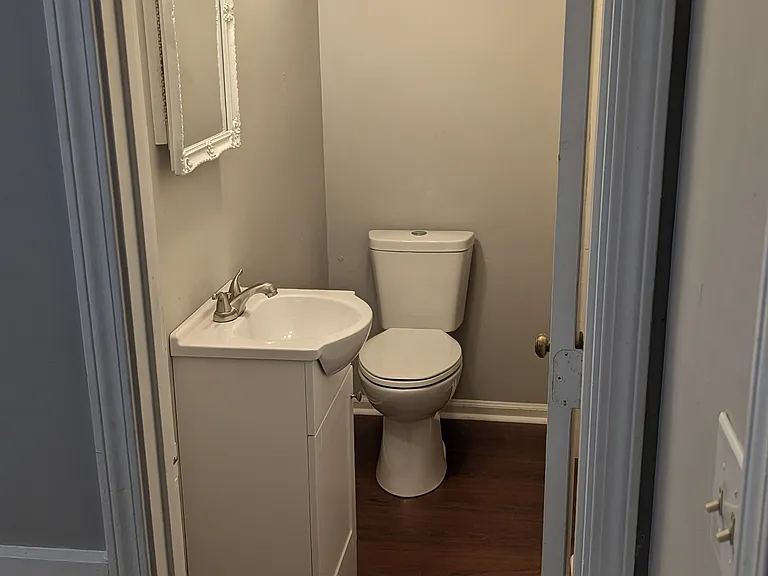 393 Spring St SW — Photo 4