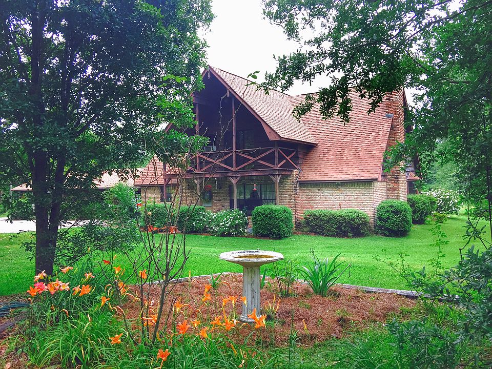 House Spring Flower Garden