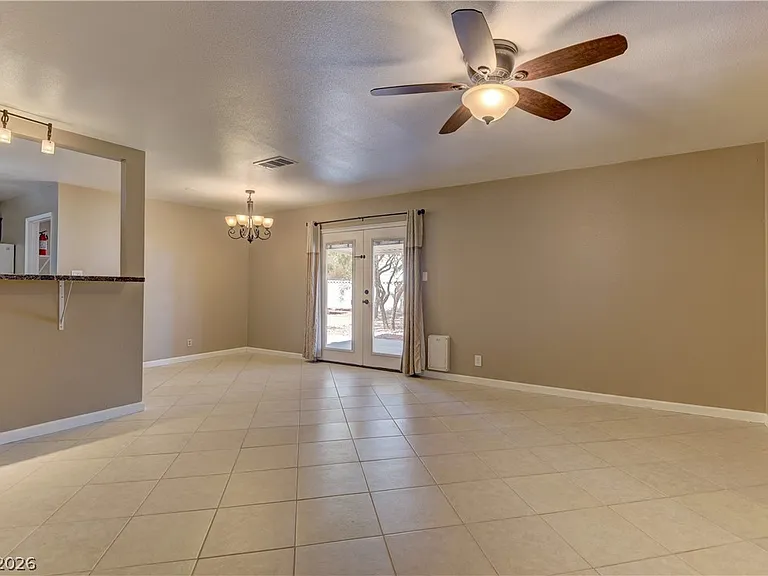 3896 Acapulco Ave — Photo 9