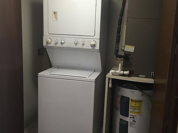 Stackable washer/dryer