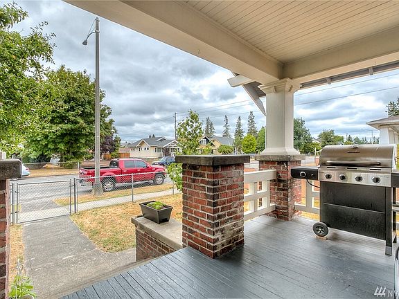 2nd image of 3628 Tacoma Ave S