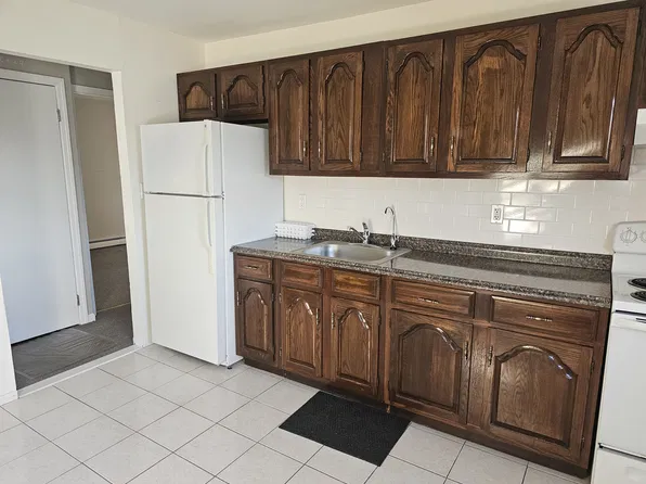 (undisclosed Address), Copiague, NY 11726