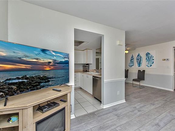 2nd image of 7360 Glenmoor Ln #208
