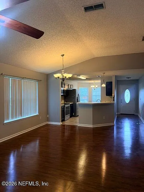 4 bed, 2.0 bath, 1654 sqft, $2,250 — Photo 3