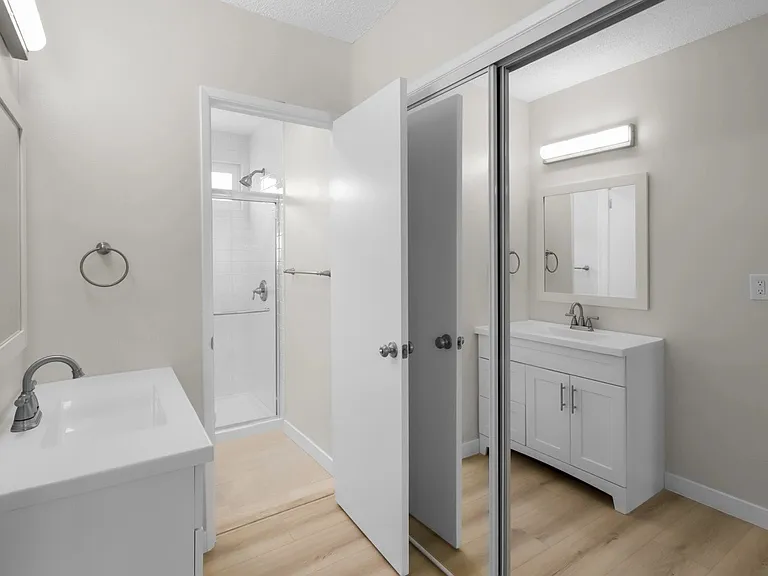 2823 S Corning St #4 — Photo 35