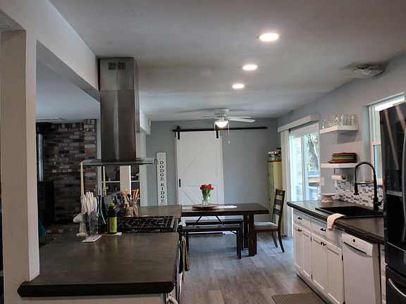 2nd image of 21890 Phoenix Lake Rd