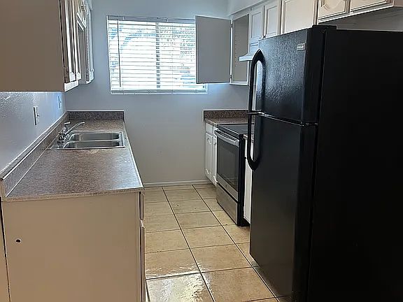 3rd image of 260 W 8th Ave APT 153