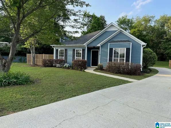 8348 Cahaba Crossing Cir, Leeds, AL 35094