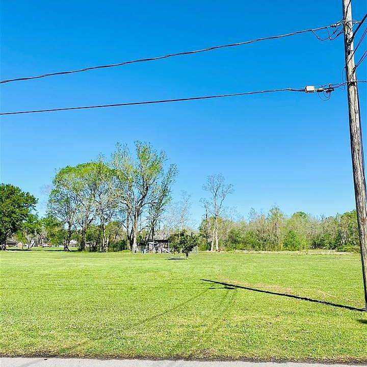 2nd image of 107 Parkwood Dr