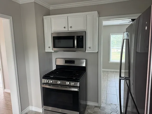 2 bed, $1,200 — Photo 2