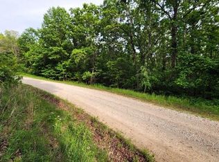 144 Robinson Dr #B, Edwards, MO 65326