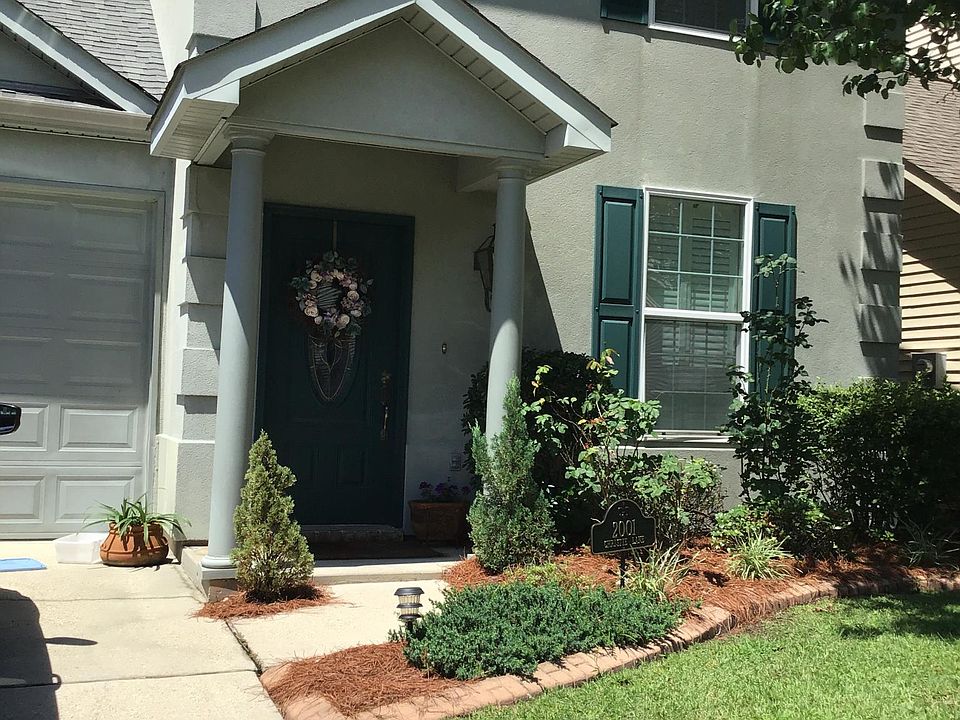 1st image of 2001 Christie Ln S #18