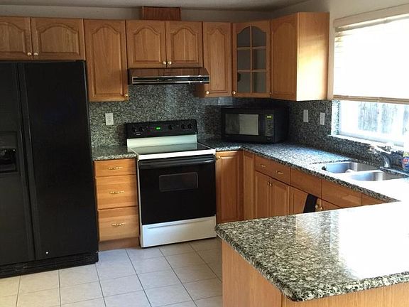 5th image of 698 Creekfield Dr
