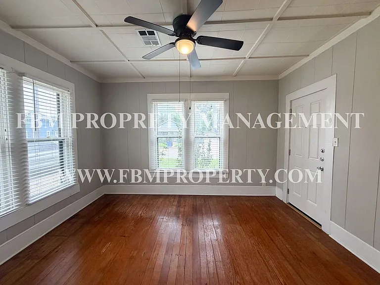 205 W Gilmer St — Photo 12