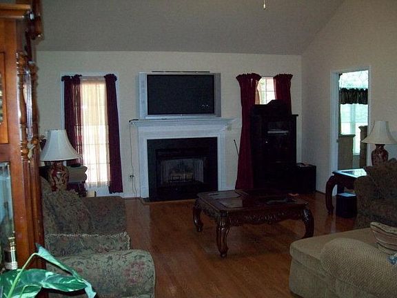 3rd image of 1105 Tally Ho Ct