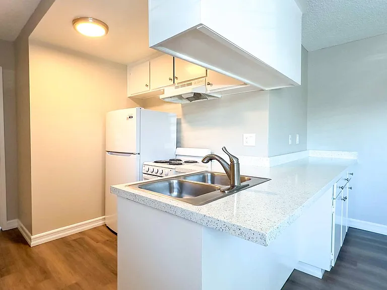 4325 Texas St — Photo 5