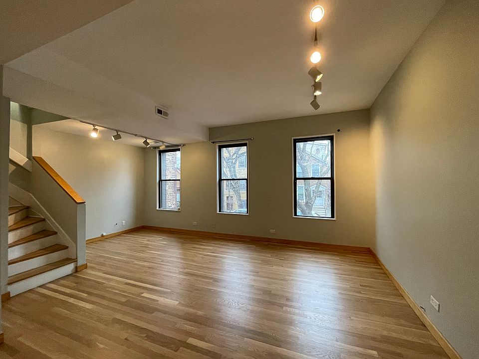 1st image of 2308 N Greenview Ave #2
