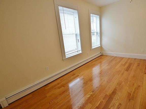4th image of 35 Brookline St #15A