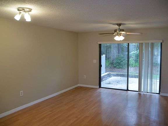 4th image of 117 Crown Point Cir