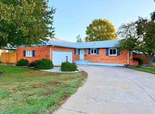 543 Crestwood Rd, Salina, KS 67401