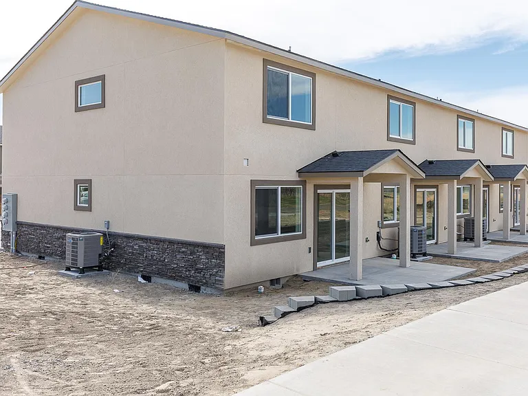 West Vine Townhomes — Photo 17