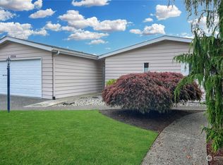 23716 Lake Dr E, Bothell, WA 98021