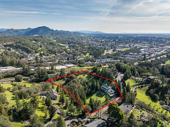3rd image of 324 Burgundy Road