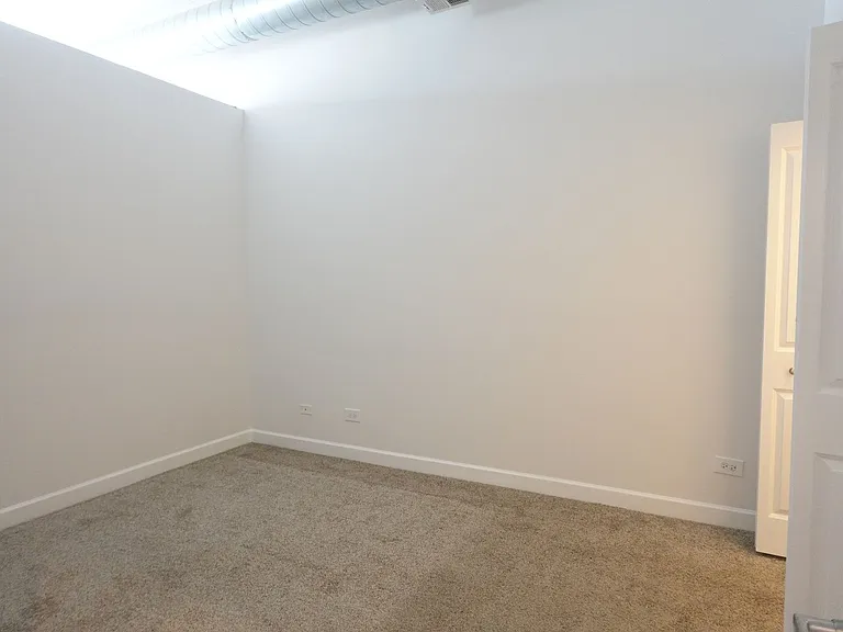 4131 W Belmont Ave #201 — Photo 22