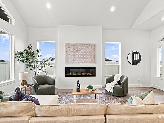 4th image of 3110 Orion Ave