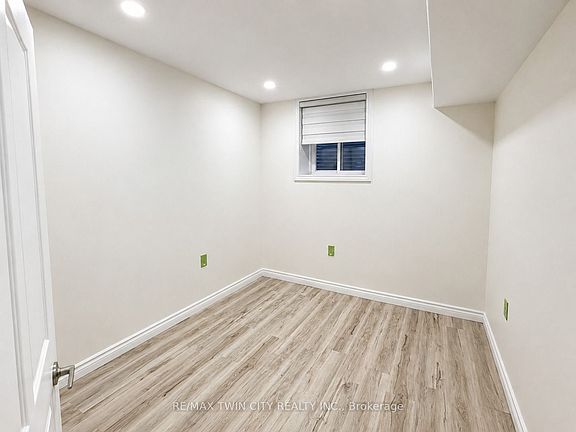 4th image of 166 Ladyslipper Dr #Basement