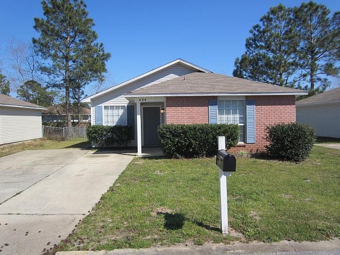 1st image of 424 Oak Knoll Ln