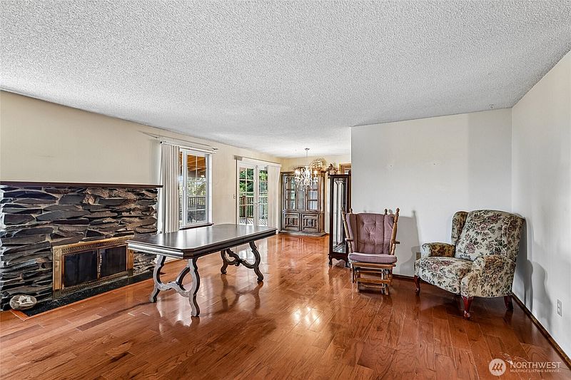 5th image of 8621 Vistarama Avenue