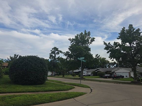 4th image of 1373 Woodpath Dr
