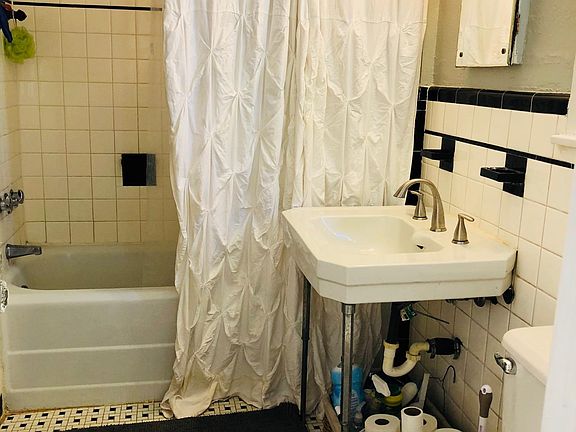 Main bathroom