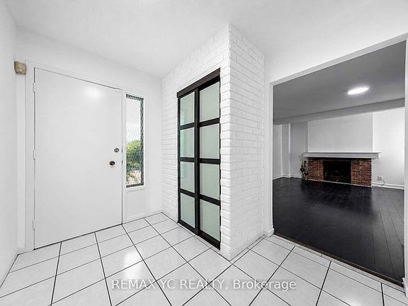 3rd image of 35 Kitsilano Cres