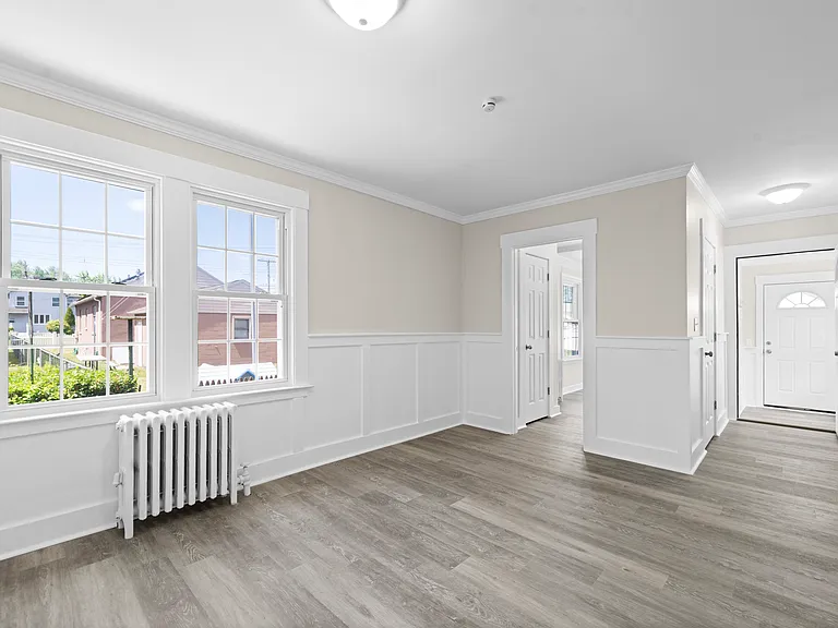 70 Lambert St — Photo 31
