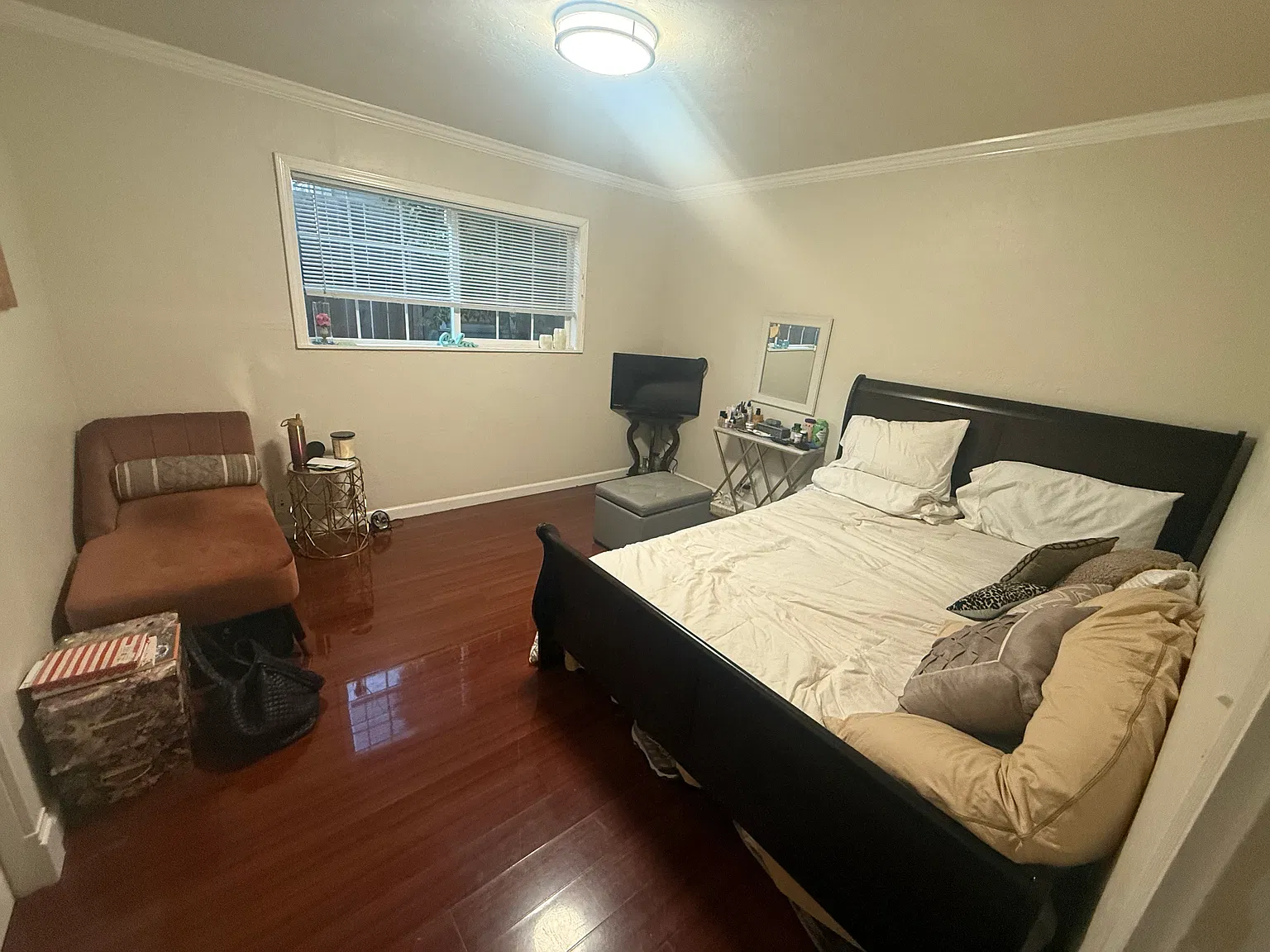 3 bed, $1,100 — Photo 4