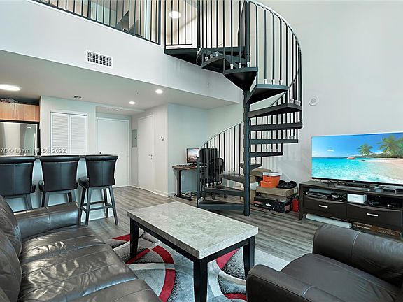 4th image of 300 S Biscayne Blvd APT 808