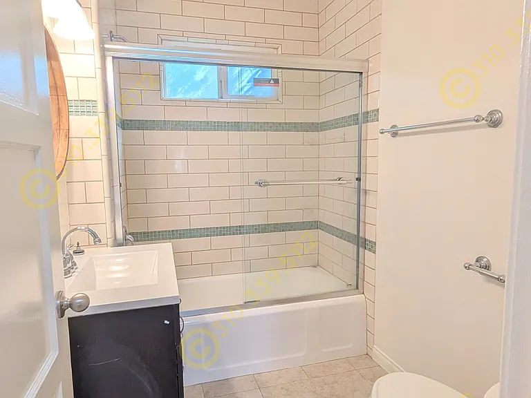 2400 Grandview Ave — Photo 9