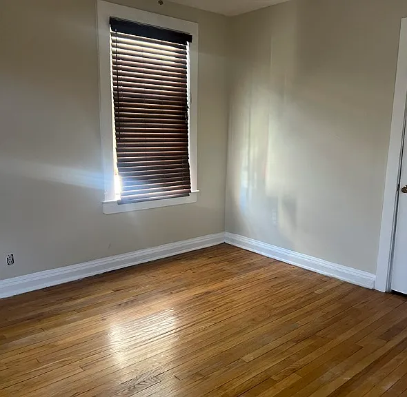 Bedroom 1, angle 2
