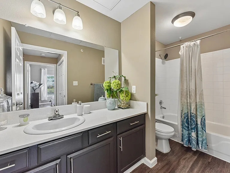 Madison Dell Ranch Apartments — Photo 35