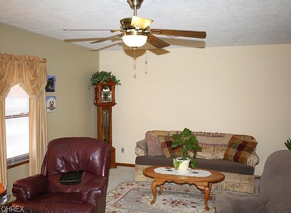 2nd image of 4650 Hollyview Dr