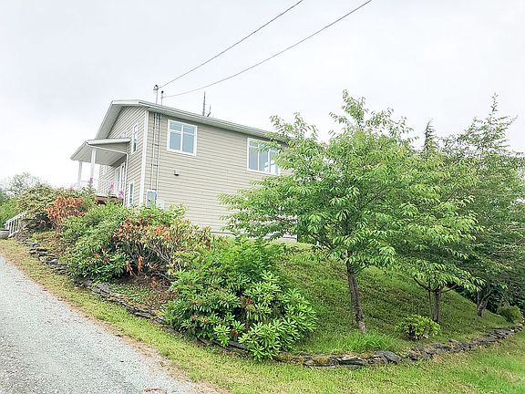 2nd image of 75 Sunrise Ln