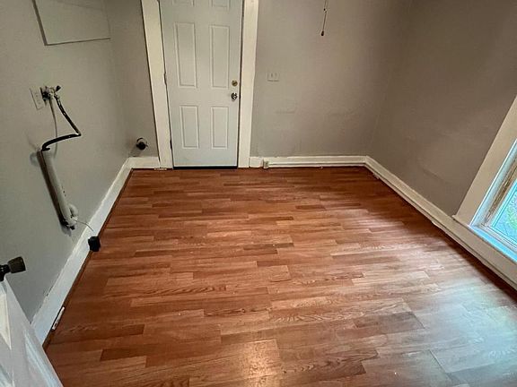 3rd image of 39 Cottage St #39